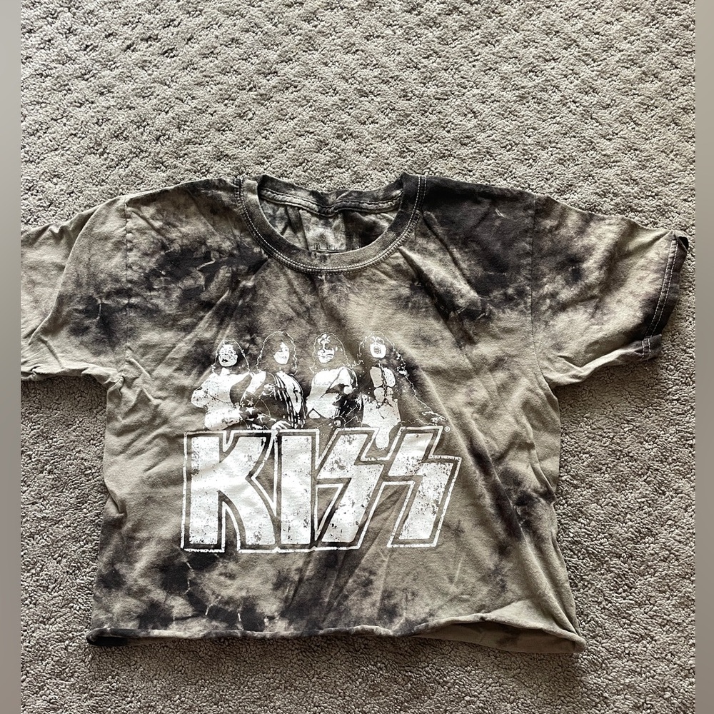 Super Cute Kiss Rock Crop Top!